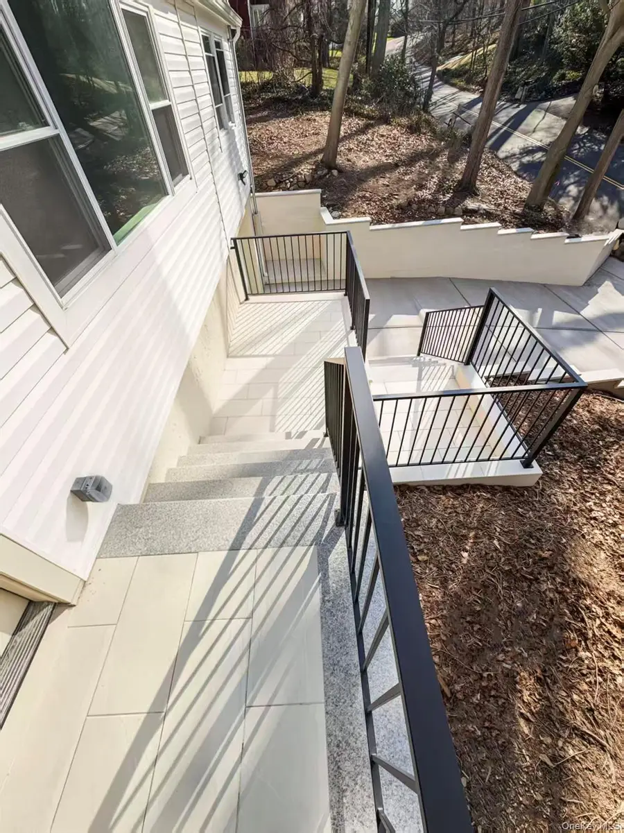 16 Sunset Drive, Huntington, NY 11743 - #3