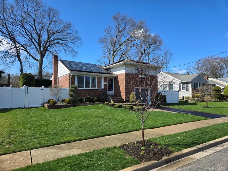 21 Nevin Terrace, Massapequa Park, NY 11762 - #3