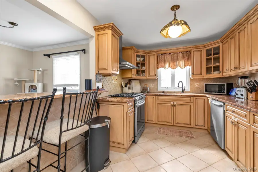 124 Stella Court, Lynbrook, NY 11563 - #3