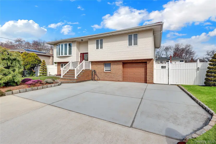 320 Idaho Street, Lindenhurst, NY 11757 - #2