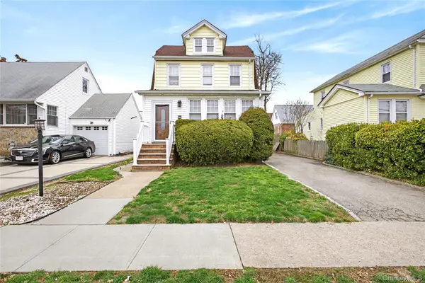 587 Dubois Avenue, Valley Stream, NY 11581