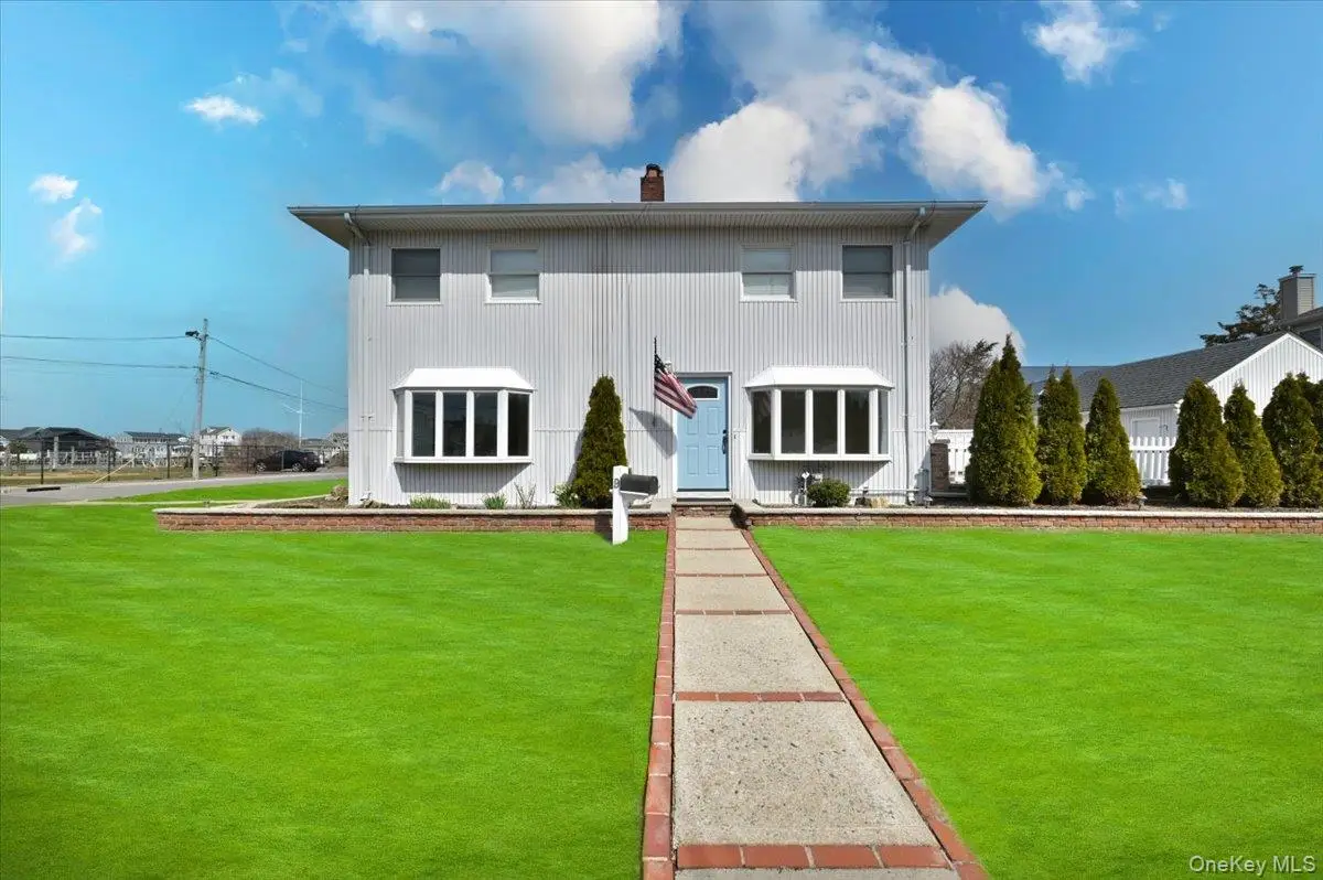 9 Cabot Road W, Massapequa, NY 11758 - #1