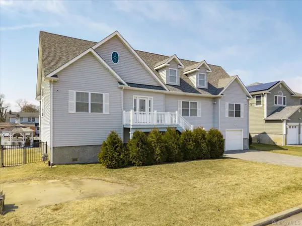 10 Delta Road, Massapequa, NY 11758