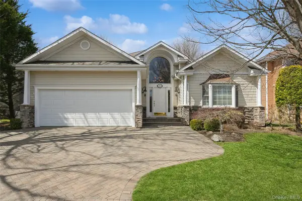 30 Redan Drive, Smithtown, NY 11787