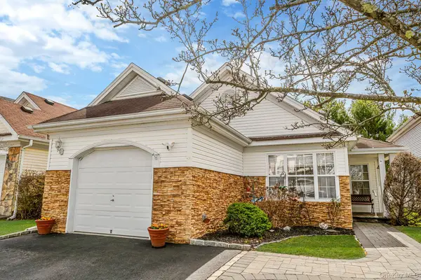 4 Alexandra Drive, Middle Island, NY 11953