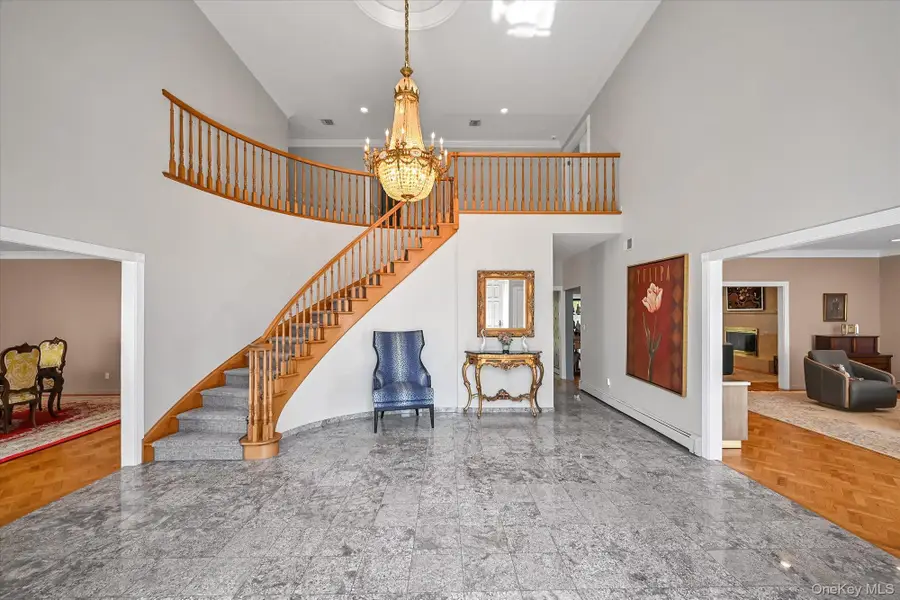 85 Meadow Woods Road, Great Neck, NY 11020 - #2