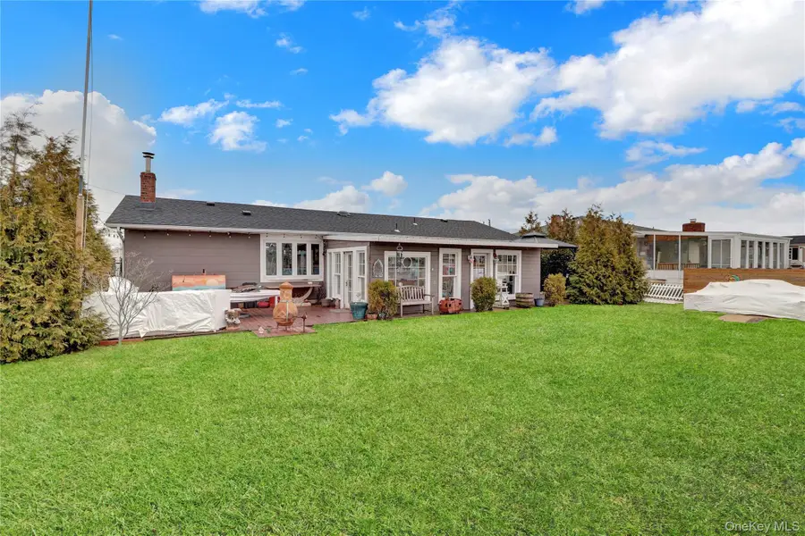 31 Roneck Court, Shirley, NY 11967 - #3