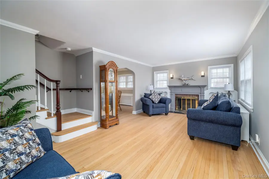 135 Chestnut Street, Lynbrook, NY 11563 - #3