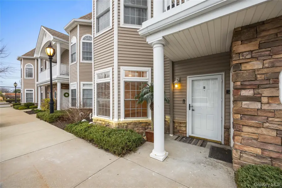 5 Jacqueline Way, North Babylon, NY 11703 - #2