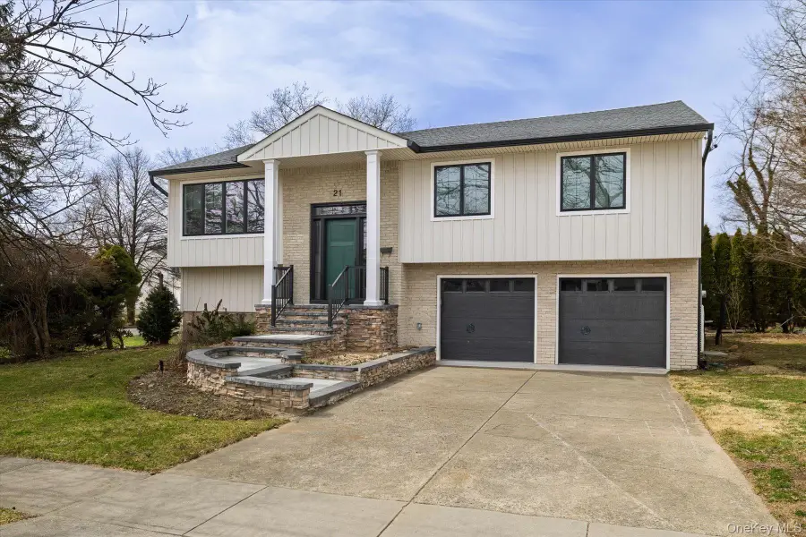 21 Dunhill Road, New Hyde Park, NY 11040 - #2