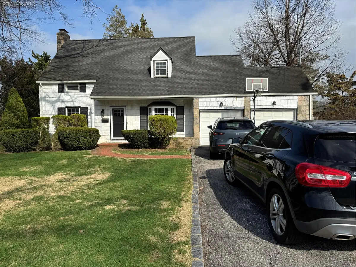 12 Barberry Lane, East Hills, NY 11577 - #1
