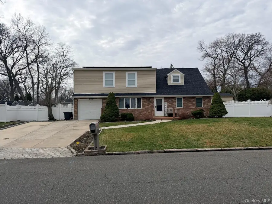 178 Geery Avenue, Holbrook, NY 11741 - #2