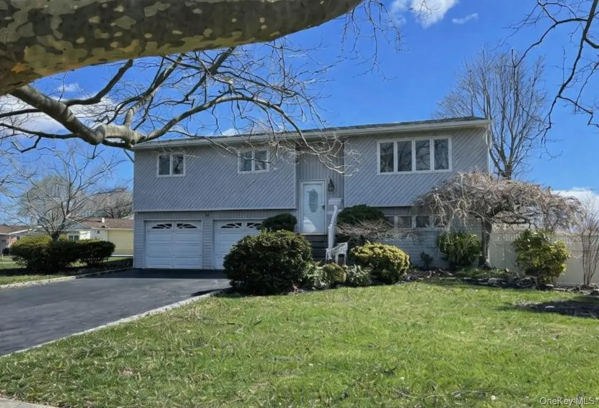 6 Oatley Place, Commack, NY 11725 - #1