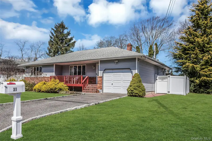 31 Baldwin Street, East Islip, NY 11730 - #2