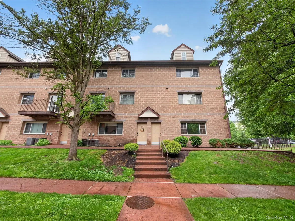 8 Klint Court, Nanuet, NY 10954 - #1