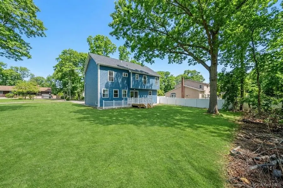 512 Starlight Drive, Shirley, NY 11967 - #2