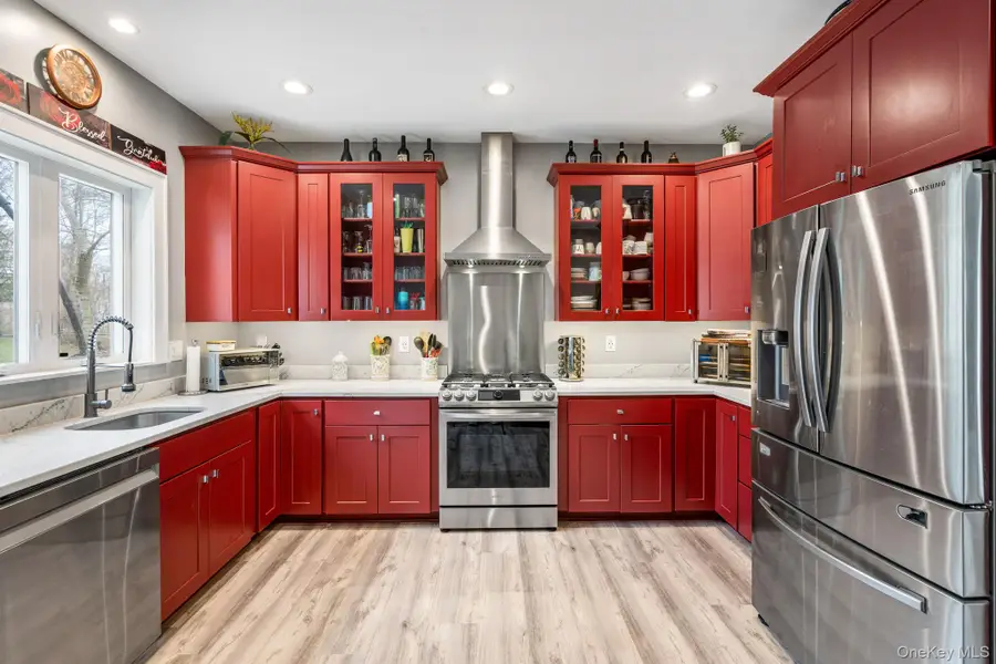 15 Rock Cut Lane, Pleasant Valley, NY 12569 - #2