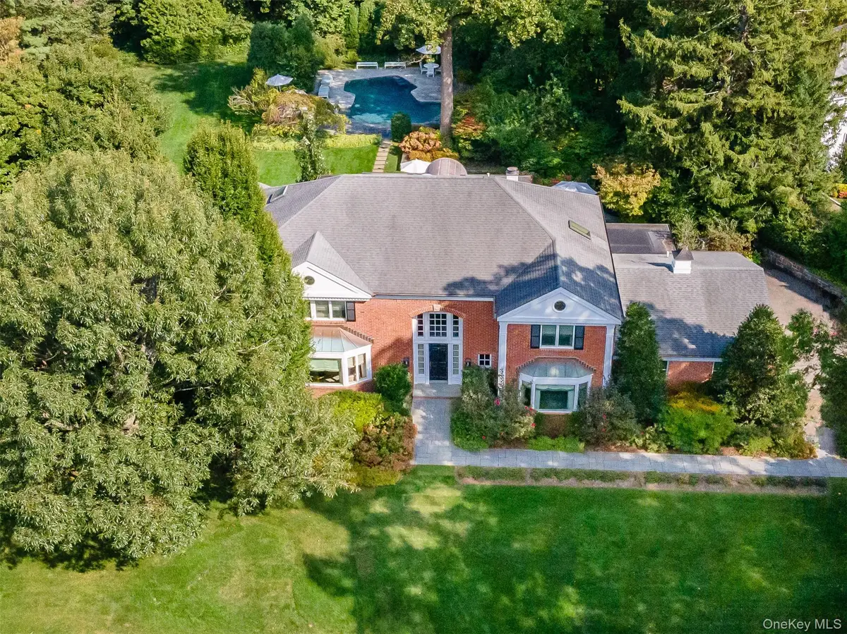 90 Elderfields Road, Manhasset, NY 11030 - #1