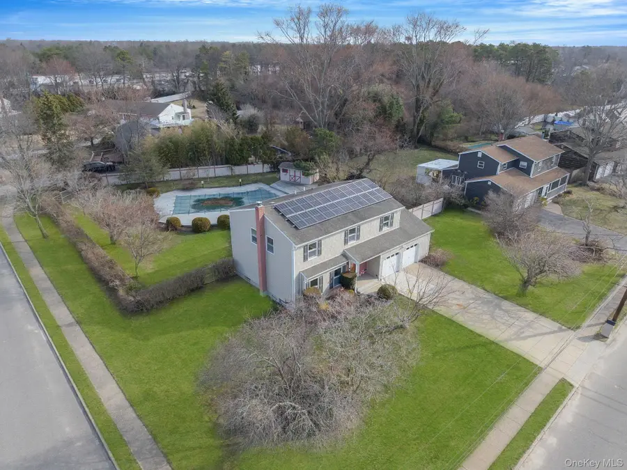 71 Loop Drive, Sayville, NY 11782 - #2