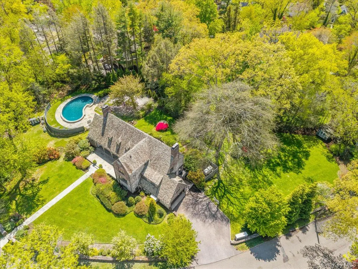 1 Dundee Road, Larchmont, NY 10538 - #1