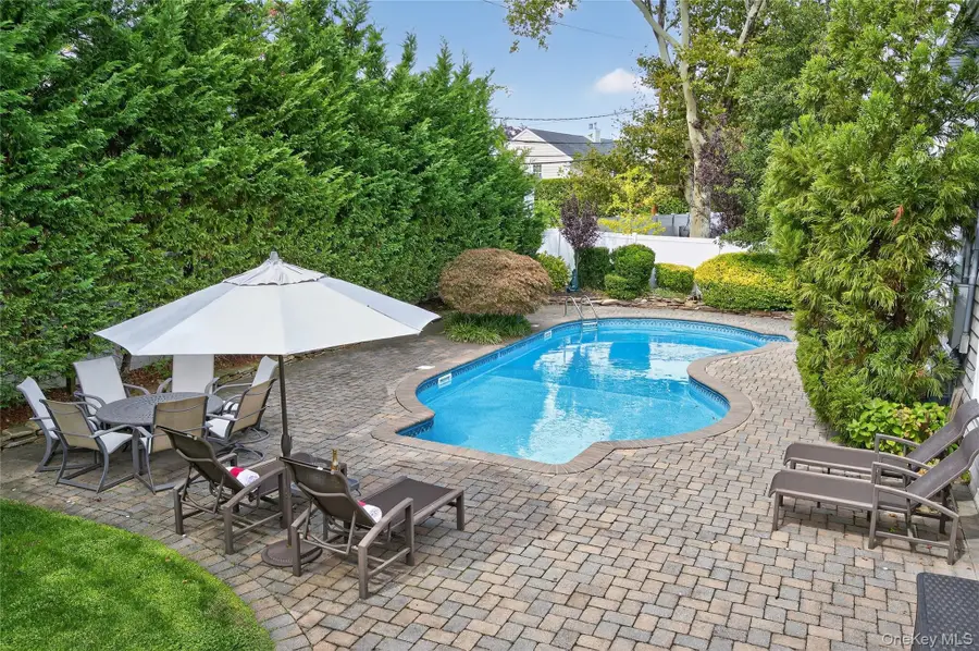 9 Saint Lawrence Place, Jericho, NY 11753 - #2