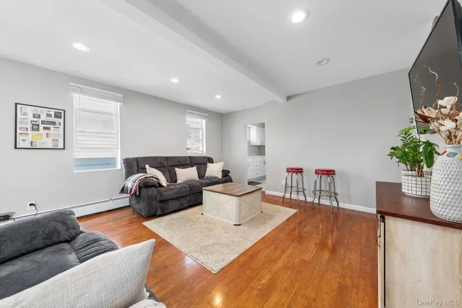 102 Clubhouse Road, Bellmore, NY 11710 - #3