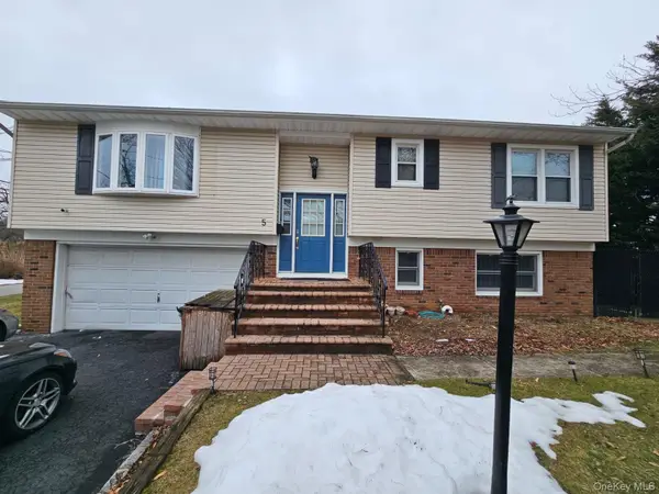 5 Ireland Place, Copiague, NY 11726