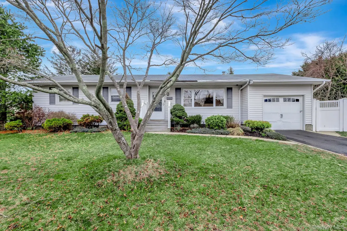 5 Richlee Street, Blue Point, NY 11715 - #1