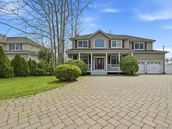 20 E Main Street, Huntington, NY 11743