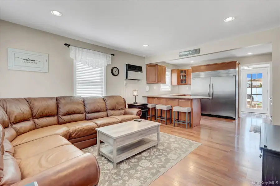 1105 N Broadway, Massapequa, NY 11758 - #3