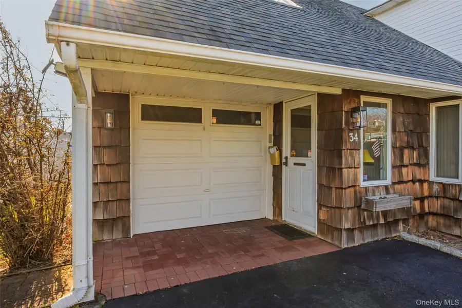 34 Link Lane, Hicksville, NY 11801 - #3