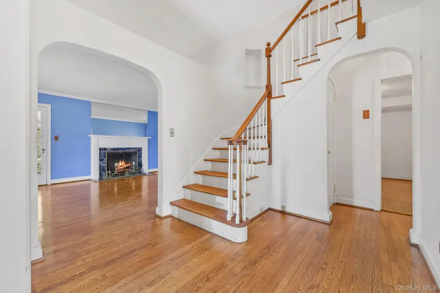 4 Tompkins Road, Scarsdale, NY 10583 - #3