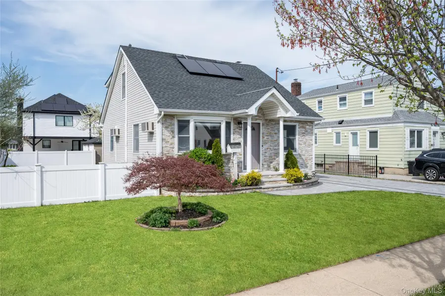 227 Columbus Parkway, Mineola, NY 11501 - #3