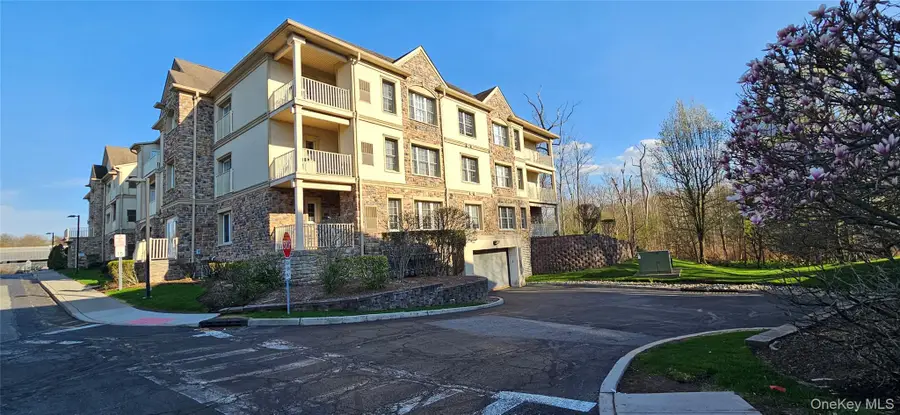 24 N De Baun Avenue #303, Suffern, NY 10901 - #3