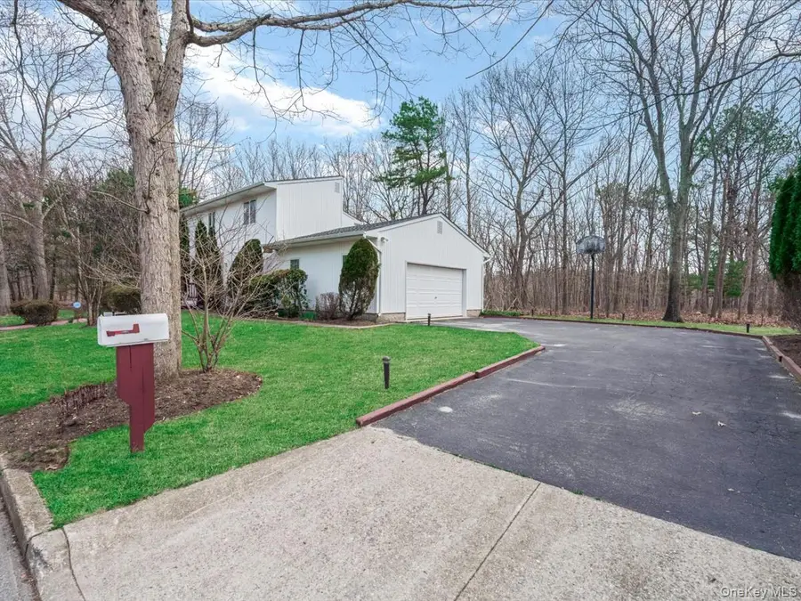 21 Linden Avenue, Kings Park, NY 11754 - #3