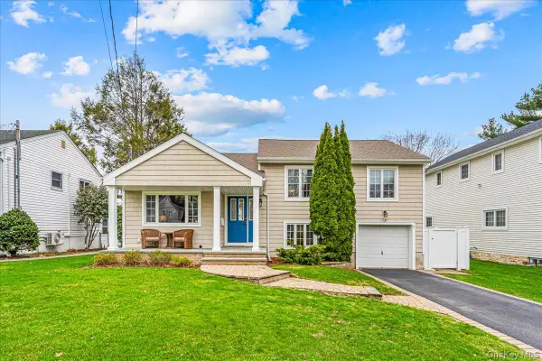 24 Walden Avenue, Jericho, NY 11753