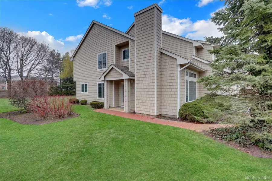 15 Doral Lane, Bay Shore, NY 11706 - #2