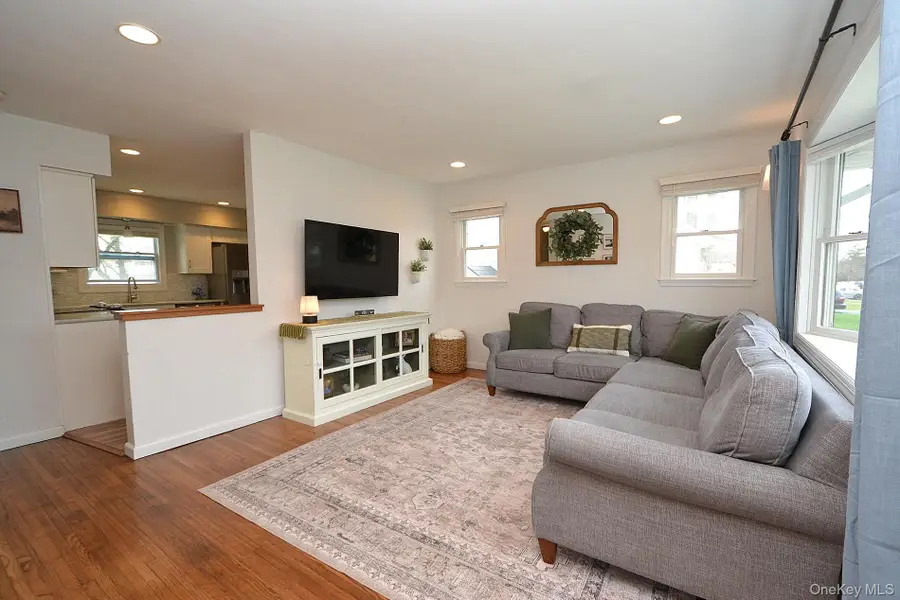 7 Katherine Place, Oakdale, NY 11769 - #3