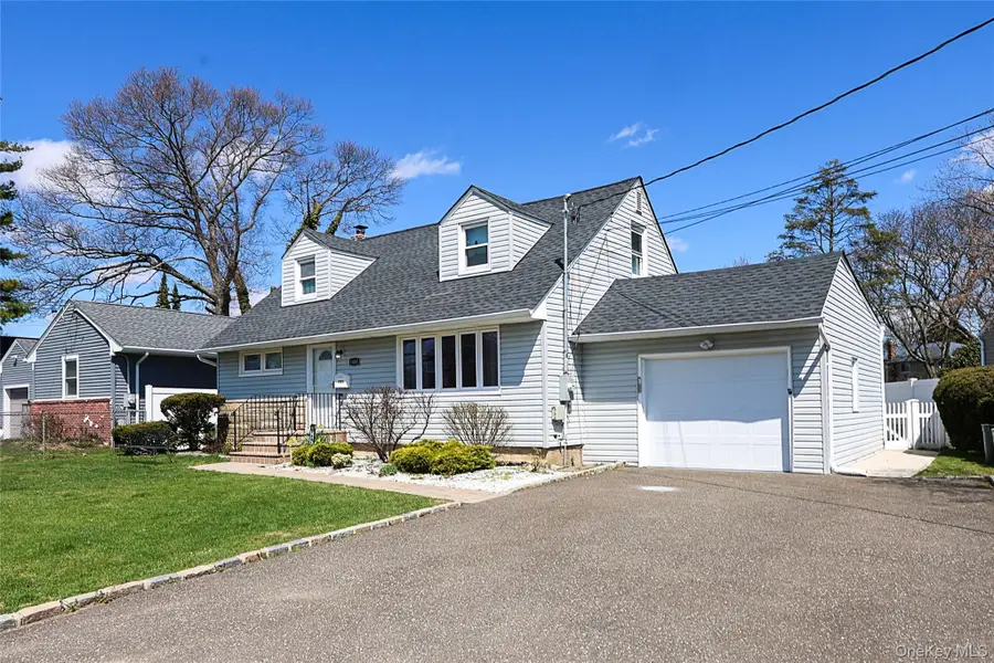 1481 N Meadow Road, Merrick, NY 11566 - #2