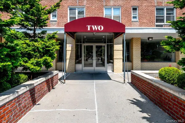 2 Sadore Lane #6M, Yonkers, NY 10710