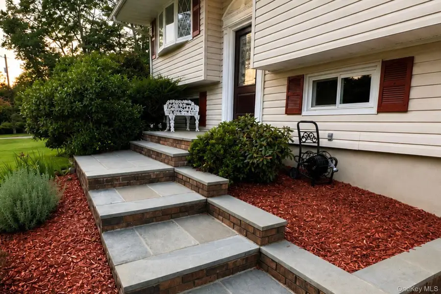19 Von Beaste Lane, Congers, NY 10920 - #2