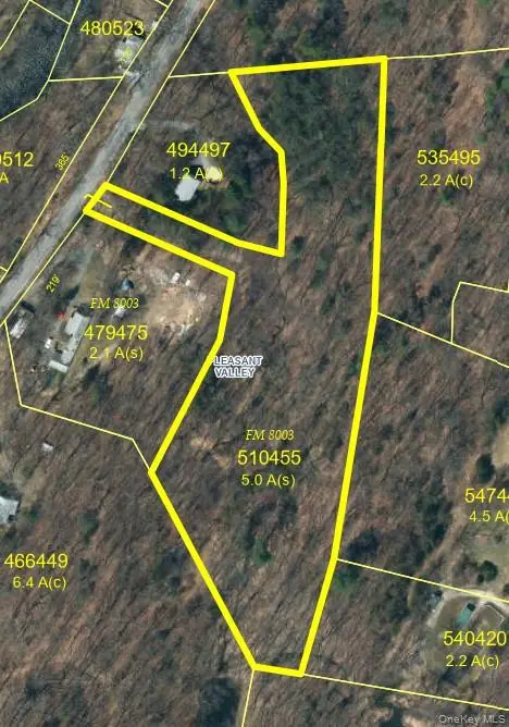 Creek Rd, Pleasant Valley, NY 12569