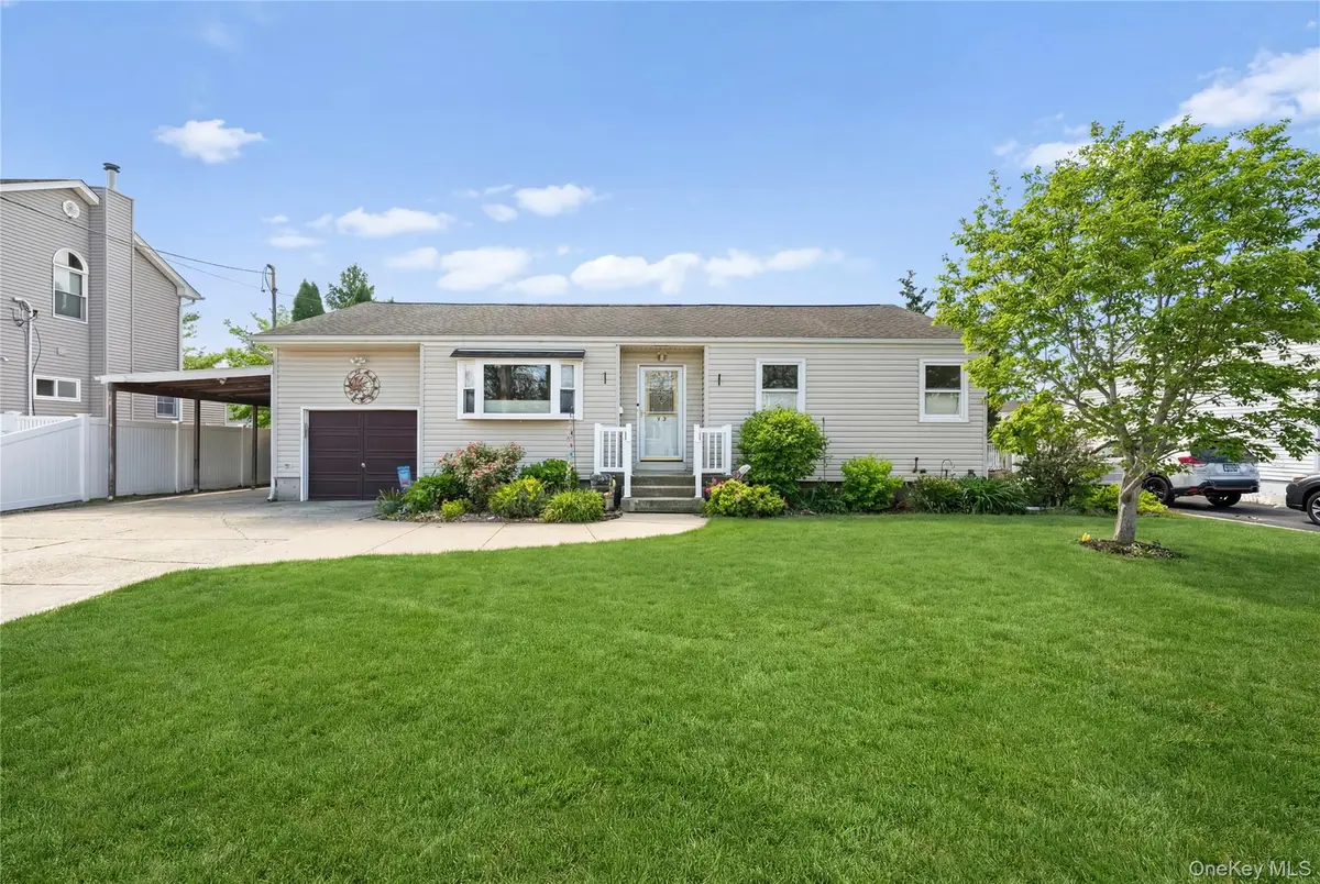 32 46th Street, Islip, NY 11751 - #1