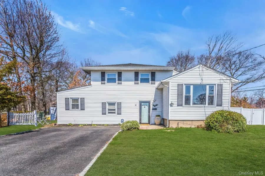 5 Diane Place, Bay Shore, NY 11706 - #3