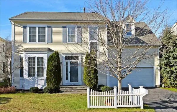 38 Ovation Court, White Plains, NY 10603