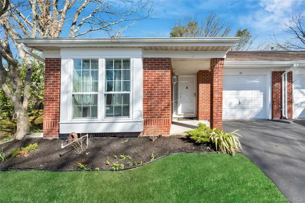 82 Glen Drive, Ridge, NY 11961