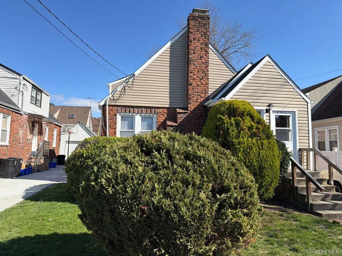 987 Wallace Avenue, Baldwin, NY 11510 - #1