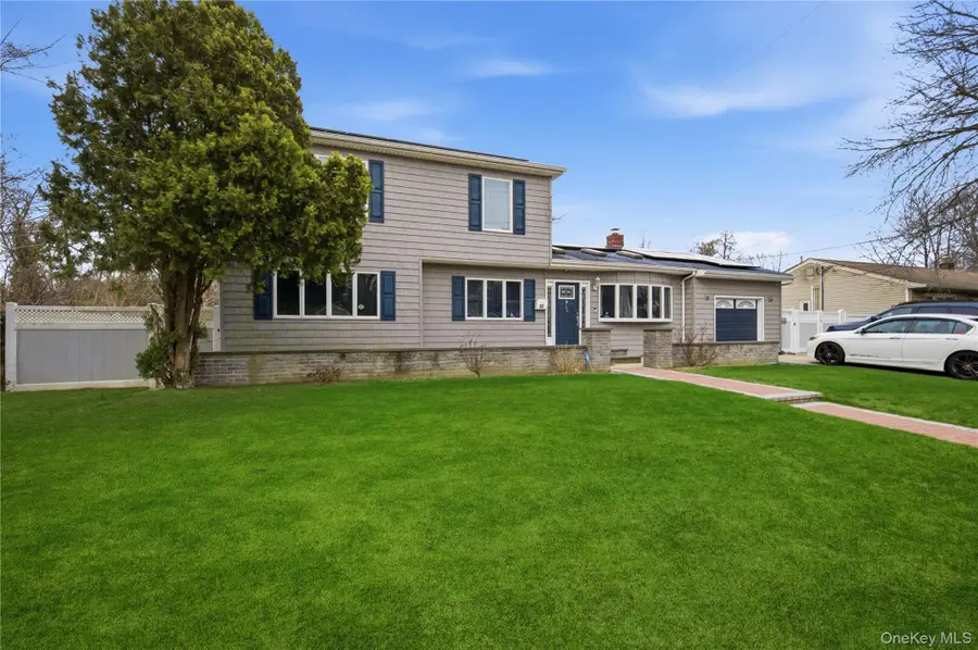 32 Landscape Drive, Wheatley Heights, NY 11798 - #2