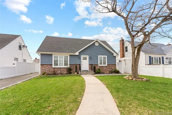 960 Clyde Road, North Baldwin, NY 11510