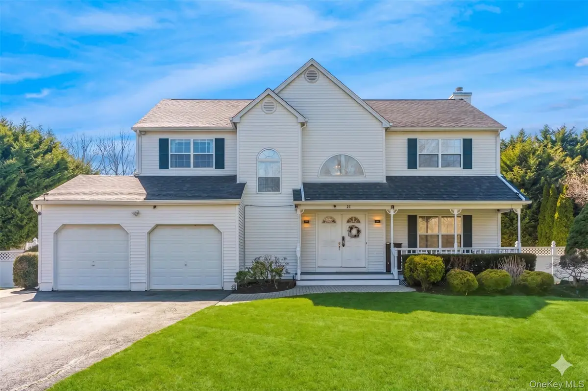 21 Tollgate Drive, East Northport, NY 11731 - #1